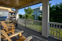 Open Concept Living and Back Porch Bliss - Charming Coastal Retreat Hotel di Ocean Shores