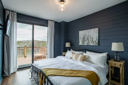 Hot Tub and Game Room Awaits You - Gorgeous Lakeside Oasis Hotels in Jefferson County