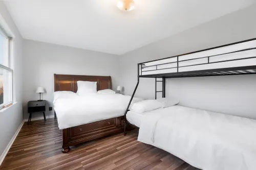 Unforgettable Stay Near Manhattan's Buzz - Spacious Modern Haven Hotels in Bayonne