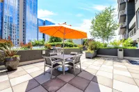 Newmark Tower Seattle Suite