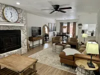 Cozy Fenced Yard and Modern Amenities - Inviting Mountain Retreat