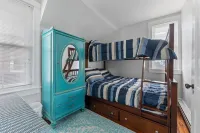 Large Wrap-Around Porch and Outdoor Shower - Spacious Retreat