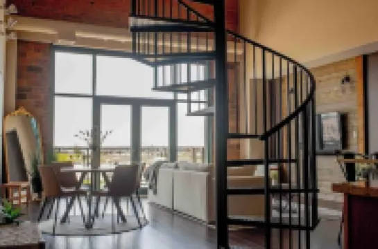 Stylish Condo Downtown Sandusky