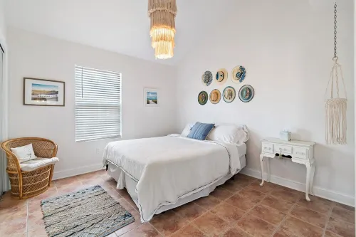 3-Bedroom with Parking Pass 4 Beach Badges 1 Block to the Beach and Boardwalk