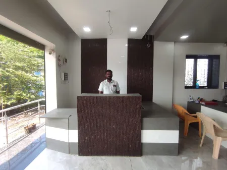 Hotel Pooja Inn & Restauants & Lodge Отели в г. Pandharpur
