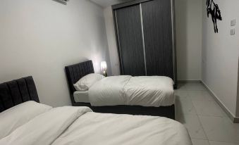 Cozy Home Near All Services (19)