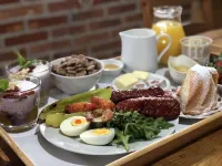 勞拉膳食公寓飯店 Arnoltice u Decina住宿飯店