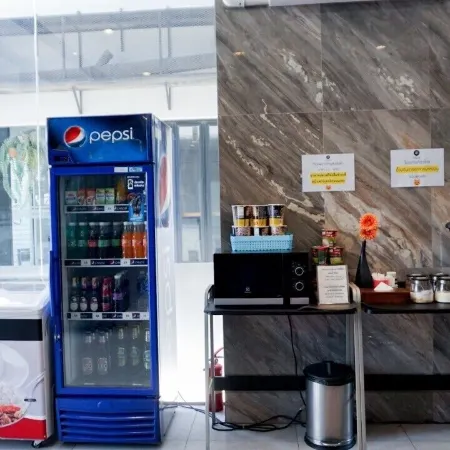 B-Black Hotel Chonburi Отели в г. Чонбури