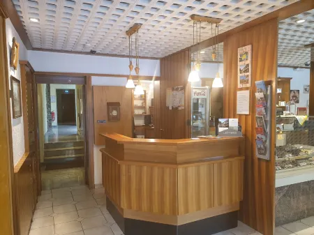 Dormero Moselhotel Koblenz-Alken Отели рядом с достопримечательностью «Burg Thurant»