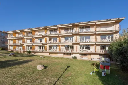 Apartamentos Casa Marea la Fosca Parking y Piscina - WeHost Costa Brava Отели в г. Паламос