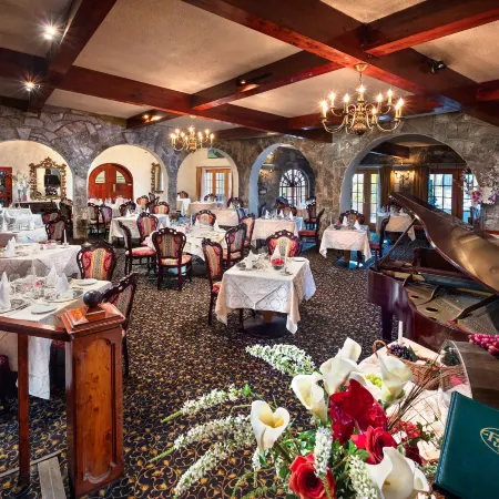 Fourways Inn Отели в г. Гамильтон