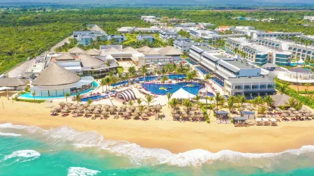 Royalton CHIC Antigua, An Autograph Collection All-Inclusive Resort - Adults Only Отели в г. Las Lagunas de Nisibon