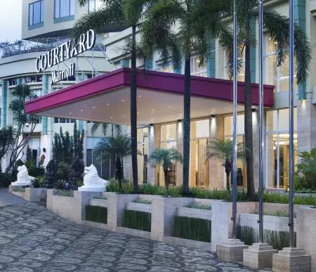 Courtyard Bandung Dago