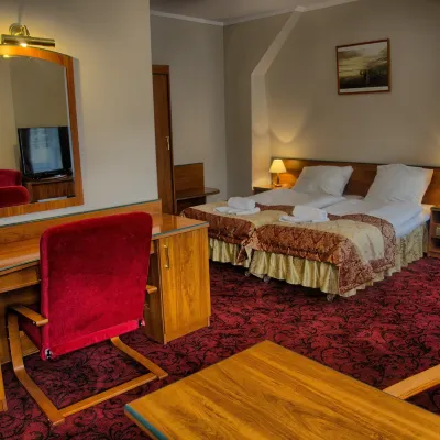 Villa Jedynak Hotels near KURNA CHATA