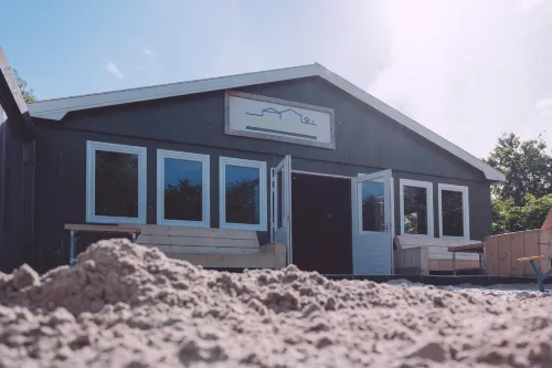 Houses and Group Room Close to Nature Reserve Các khách sạn ở Delfstrahuizen