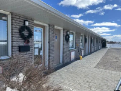 Earlton Motel Hotels in Timiskaming District