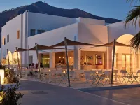 Aqua Blue Beach Hotel Hotels near Perissa Beach