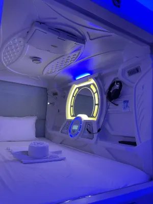 Bmax Spacepods - โรงแรม แคปซูล