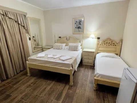 Biazi Paradise Hotel โรงแรมใน