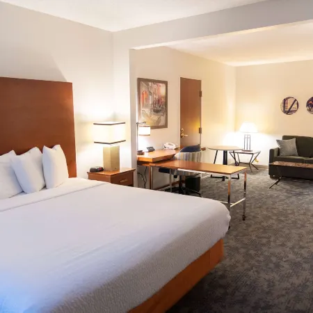La Quinta Inn & Suites by Wyndham Bannockburn-Deerfield