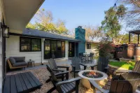 Luxury Zilker Home Pool Hot Tub Kitchen