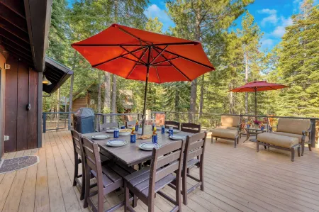 Paige Meadow by Avantstay Near Lake & Tahoe City