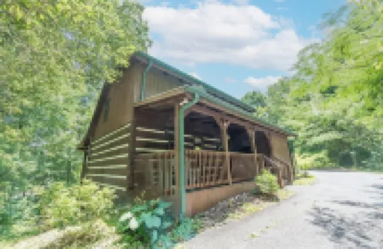 A Slice of Heaven 2 Bedroom Cabin by RedAwning