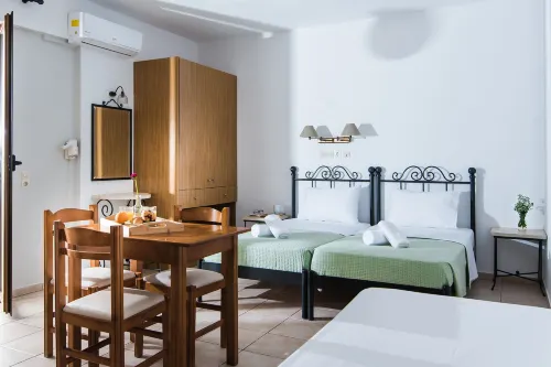 Newcastle Studios Hotels in Agios Konstantinos