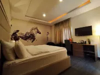 Iris Hotel