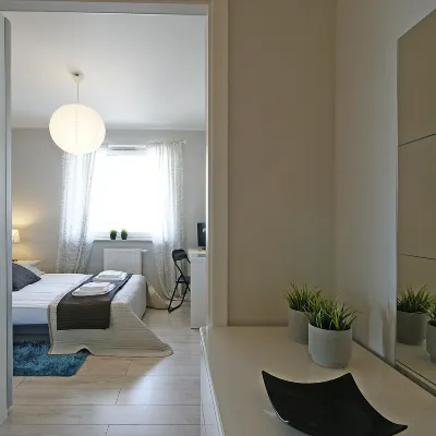 IRS Royal Apartments Apartamenty IRS Albatros Отели рядом с достопримечательностью «Торговый центр Alfa»