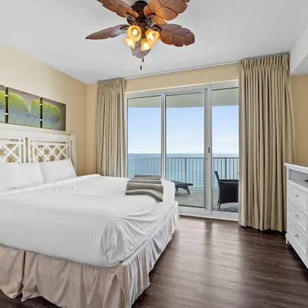 Twin Palms by Book That Condo