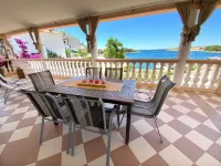 Olive House Hotel di Pag
