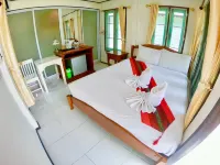 Revolution Hostel Pai Hotels near The Land Split