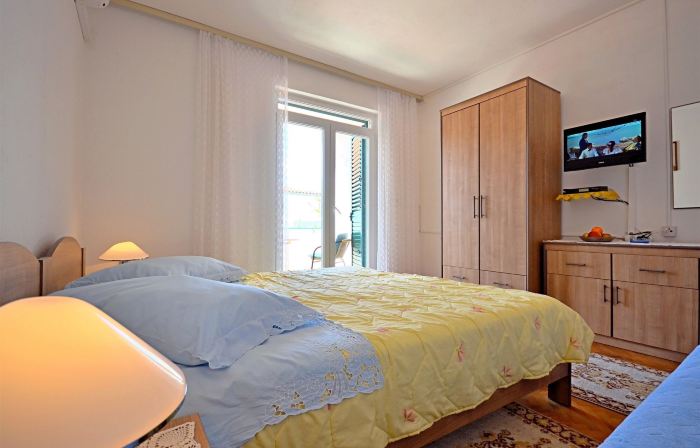 Apartments and Room Marin