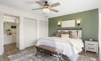 Memories of Avondale - Massage Chair - Pools