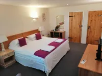 The Flying Fish Stables Hotels in Ashill