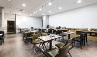 โรงแรมอินชอน แอร์พอร์ต ซูมส์ - พร้อมอาหารเช้า