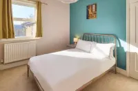 Host & Stay - Westbrook Road - parking