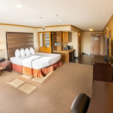 Best Western Plus Rose Country Hotel