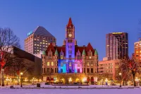 Minnesota Oak Ridge Estate: Burnsville and Apple Valley Near Mall of America  호텔