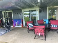Beautiful lake side lower unit cabin on pelican lake