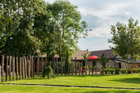 Le Domaine des Prés Verts Suites & Chambres Avec Jacuzzi Privatif Отели в г. Мейи-Сюр-Рувр