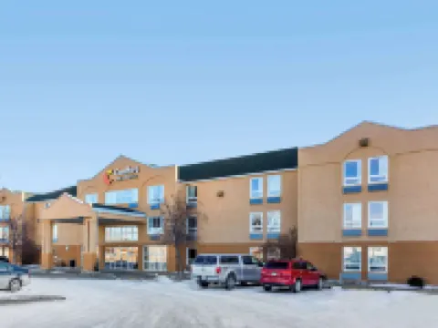 Comfort Inn & Suites Hotels in Moose Jaw