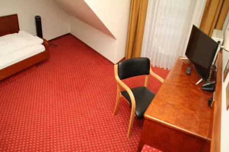 Hotel Post Viernheim Отели в г. Бергштрасе