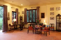 Ivory Falls Villa Hotels in Liên Hà