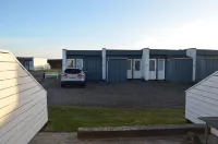 Agger Tange Feriecenter Lejligheder - 100 m FRA Vesterhavet فنادق في Thyboron
