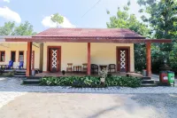 Omah Rohadi Syariah by Ndalem Beong Hotels in Borobudur