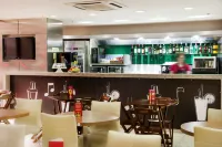 Ibis Curitiba Shopping - ที่มีบาร์