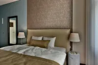 Carl.22 City Appartements Hotels near St George's Fountain