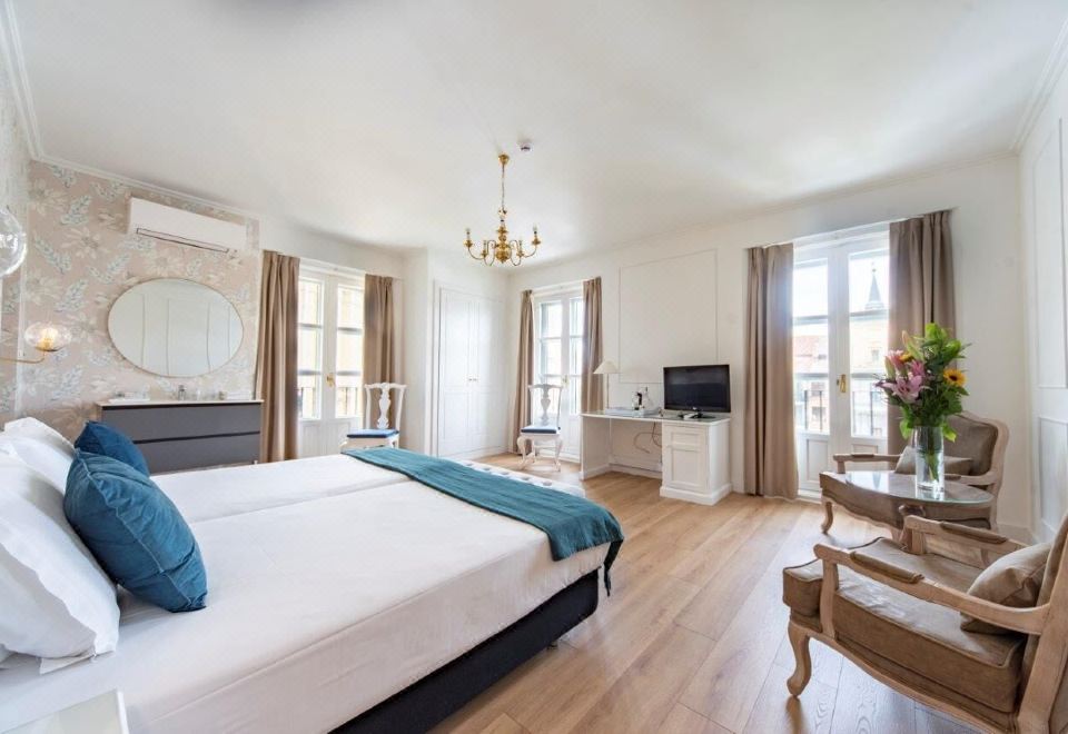 호텔 인판타 이사벨 광장 뷰